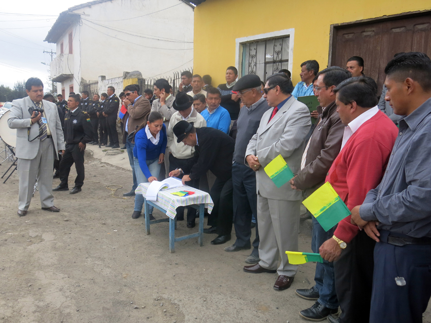 INICIO DE ASFALTADO28-03-2016 030 - copia