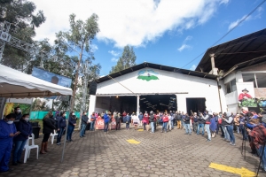 Se cumplió primera feria de productores mayoristas en Pastocalle con el apoyo de la prefectura