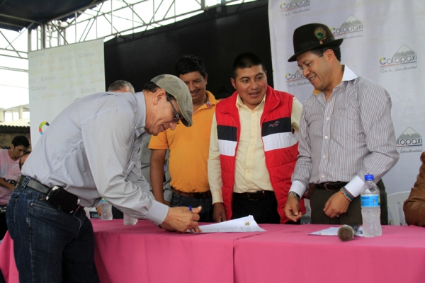 Vía Catazacón-Moraspungo- El Corazón concluirá en 120 días
