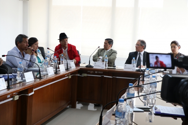 Prefecto en sesión de Consejo en Imbabura