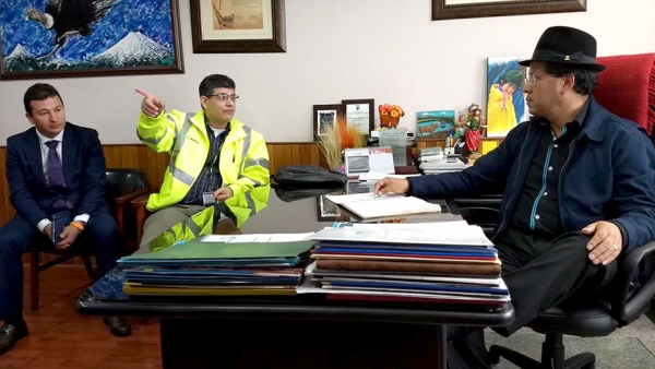 Ejecutivos de Aercaribe yupaycharkami Prefectura marka kamay ukumanta makikushpa katikushkamanta